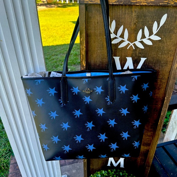 COACH CITY TOTE - Picture 1 of 6